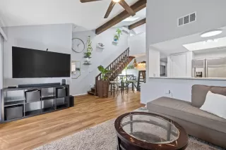 Photo #3: 5271190 Listing