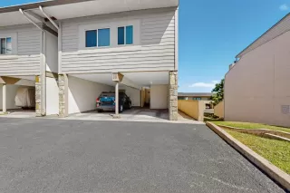 Browse active condo listings in HIGH VISTA