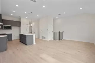 Photo #5: 5273576 Listing 