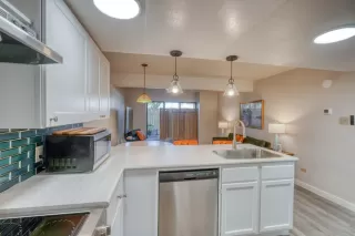 Photo #5: 5291545 Listing 