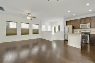 Photo #3: 5328412 Listing