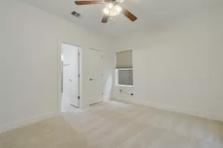 Photo #4: 5328412 Listing