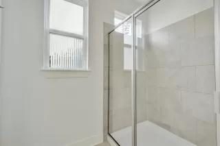 Photo #6: 5328412 Listing