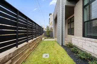 Photo #1: 5328719 Listing