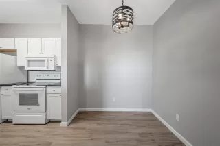 Photo #3: 5453303 Listing