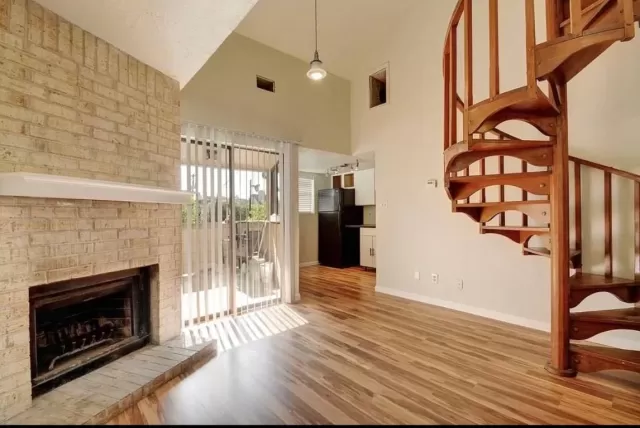 MLS: 5462861 Condo For Sale