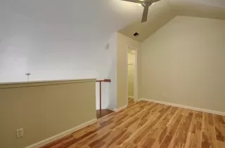 Photo #6: 5462861 Listing