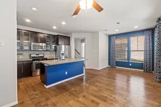 Photo #2: 5474127 Listing 