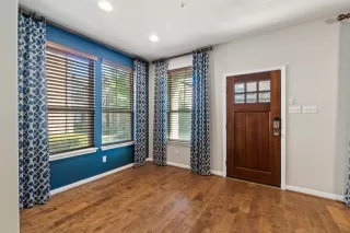 Photo #3: 5474127 Listing 