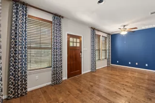 Photo #4: 5474127 Listing 