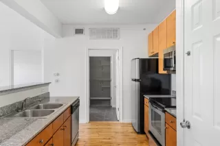 Photo #5: 5517861 Listing 