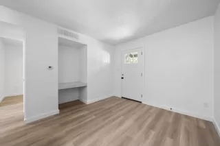 Photo #2: 5550653 Listing