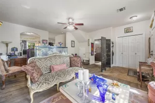 Photo #5: 5595381 Listing