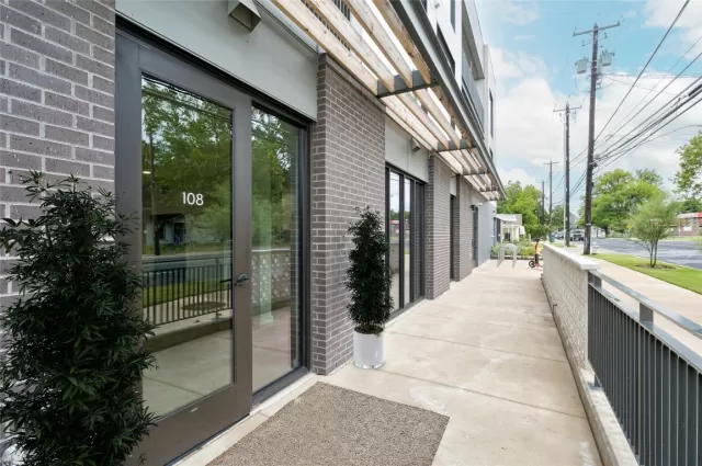 MLS: 5625932 Condo For Sale