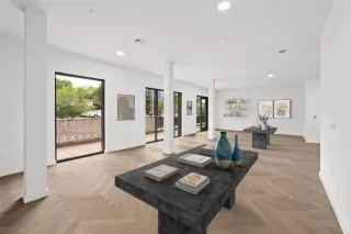 Photo #1: 5625932 Listing 