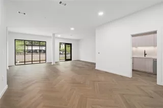 Photo #2: 5625932 Listing 