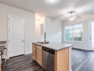 Photo #2: 5703996 Listing 