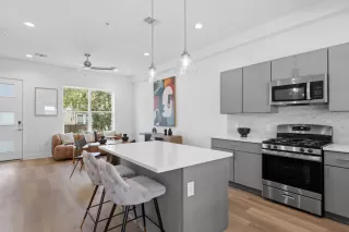 Photo #6: 5712036 Listing 