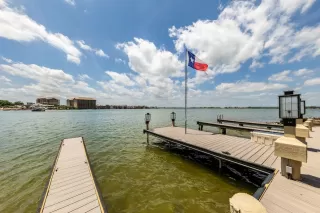 More Details about MLS # 5719074 : 402 ISLAND DR B