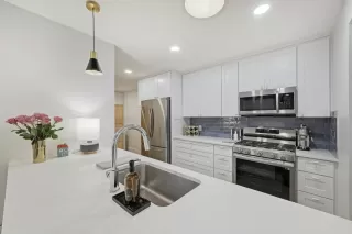 Photo #6: 5791300 Listing 