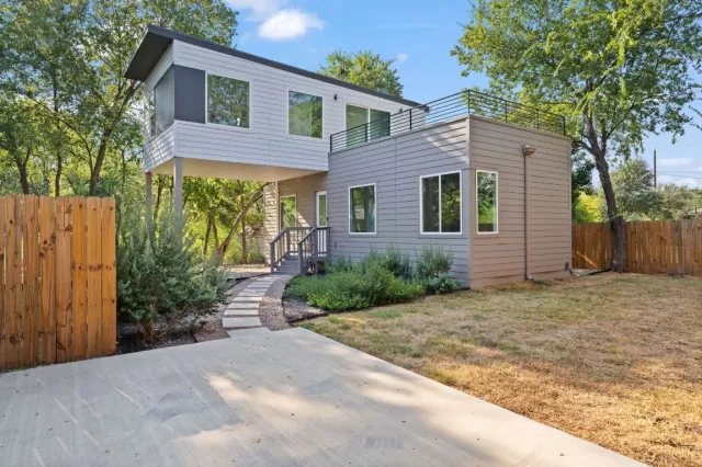 MLS: 5792406 Condo For Sale