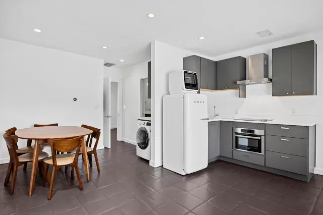 MLS: 5808791 Condo For Sale