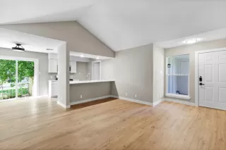 Photo #5: 5935573 Listing