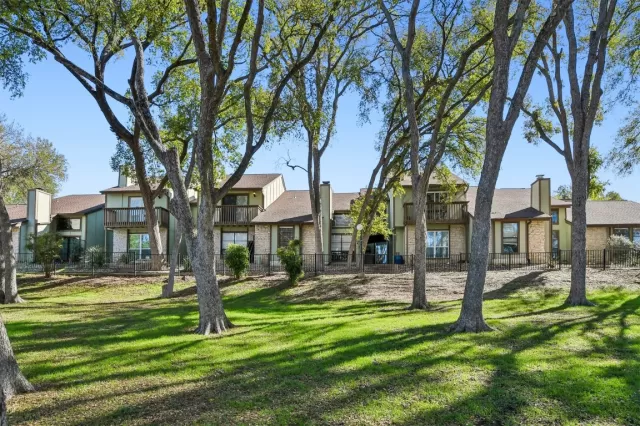 MLS: 5988614 Condo For Sale