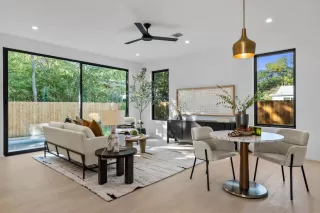 Photo #2: 5994868 Listing 