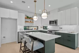 Photo #5: 5994868 Listing 