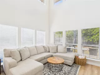 Photo #3: 6197800 Listing