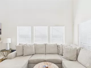 Photo #5: 6197800 Listing