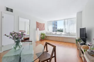 Photo #3: 6248152 Listing 