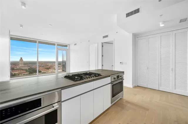 MLS: 6424426 Condo For Sale