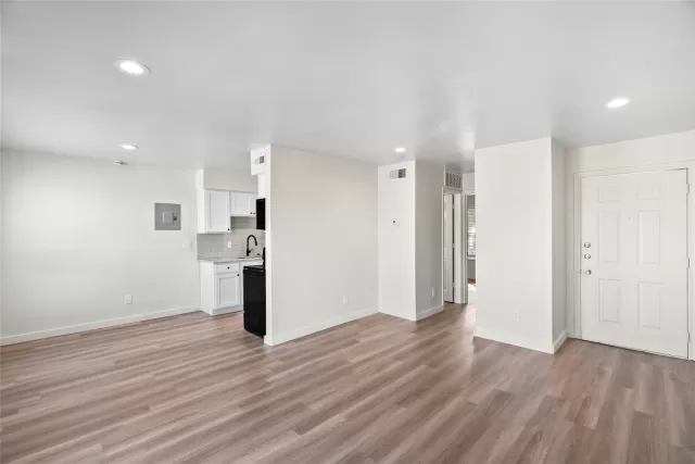 MLS: 6479134 Condo For Sale