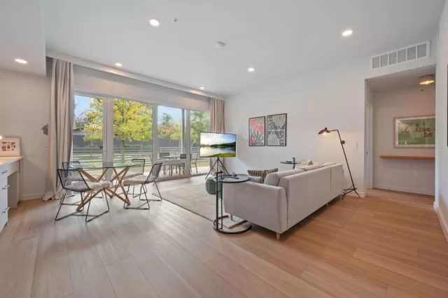 MLS: 6609195 Condo For Sale