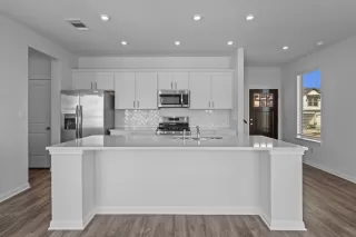 Photo #3: 6725358 Listing