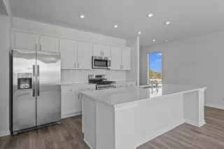 Photo #4: 6725358 Listing