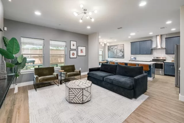 MLS: 6763014 Condo For Sale