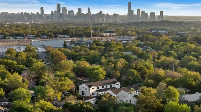 MLS: 6789167 Condo For Sale