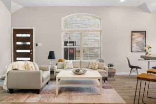 Photo #1: 6804564 Listing 