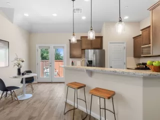 Photo #2: 6804564 Listing 