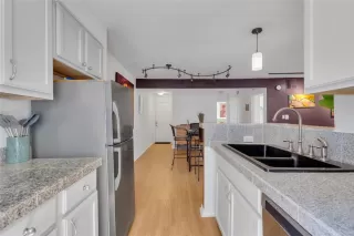 Photo #6: 6955088 Listing