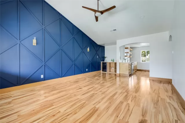 MLS: 7013651 Condo For Sale