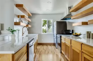 Photo #1: 7013651 Listing 