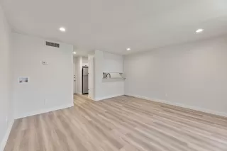 Photo #1: 7059175 Listing 