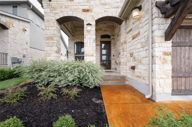 MLS: 7083916 Condo For Sale