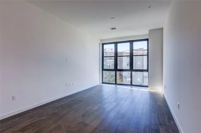 MLS: 7243790 Condo For Sale