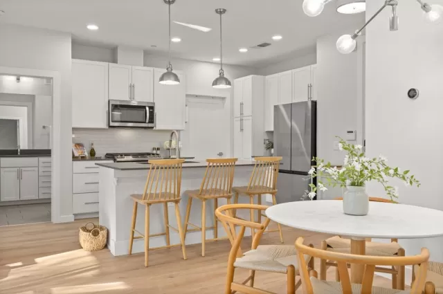 MLS: 7247117 Condo For Sale