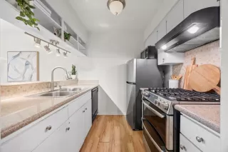 Photo #1: 7395540 Listing 